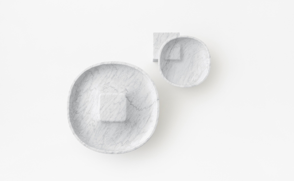 ciotole Underbowl S e Underbowl L by nendo in marmo Bianco di Carrara, finitura levigata.