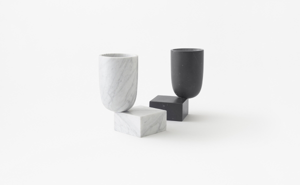 Undervase vase in white and black marble